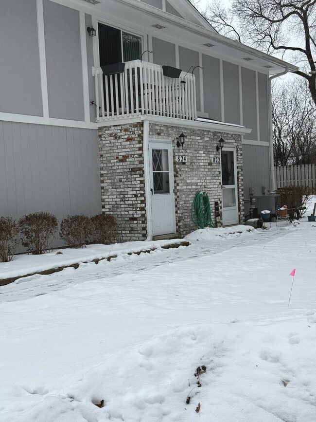 Building Photo - 824 Dighton Ln