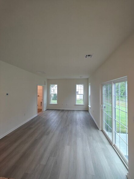 Building Photo - 417 3rd Ave