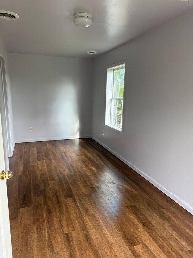 Building Photo - 4937 Byers Rd