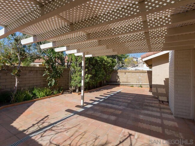 Building Photo - 1804 Caminito Ascua