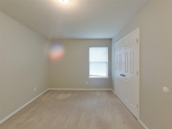 Building Photo - 13406 Holly Vista Dr
