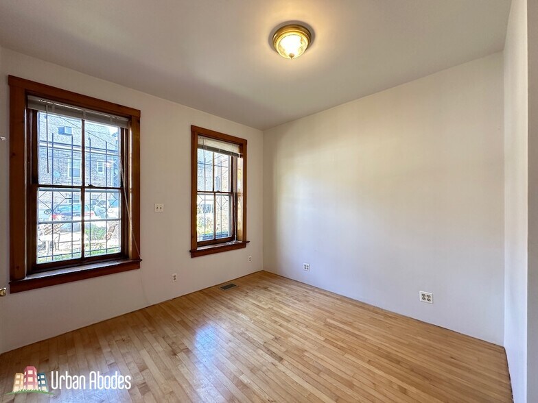 Building Photo - 1435 N Bosworth Ave