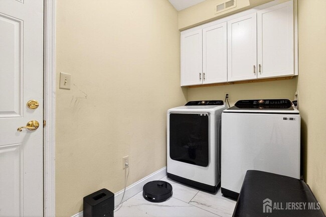 Building Photo - 64 Ashford Dr
