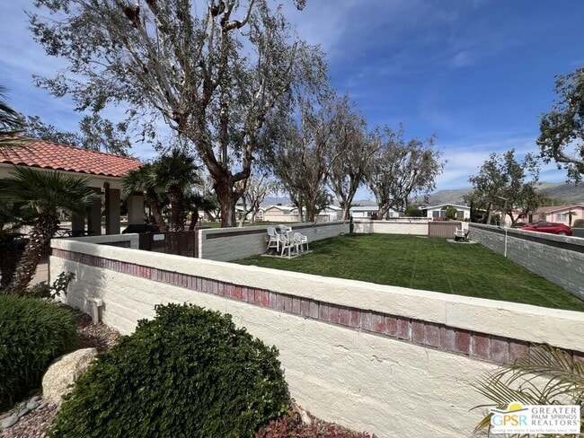 Building Photo - 15300 Palm Dr