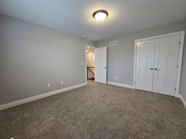 Building Photo - 6 Bedroom Home in Brookridge Estates