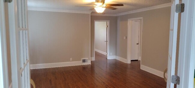 Building Photo - 7131 W State Hwy 22