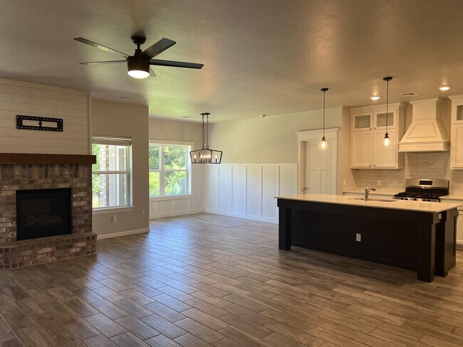 Building Photo - 509 NW 183rd St