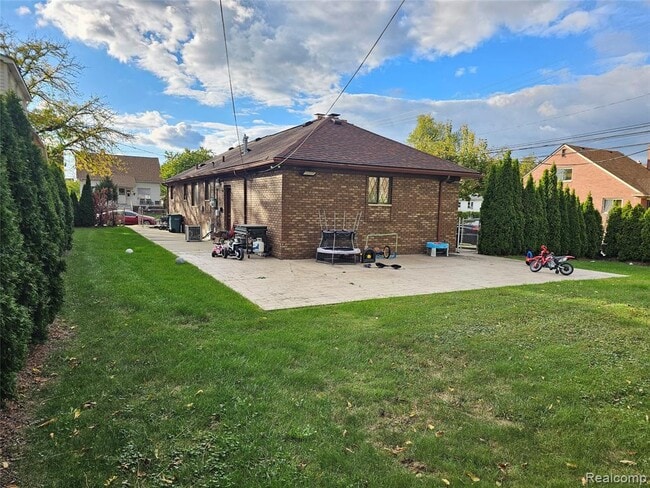 Building Photo - 13137 Ruby St