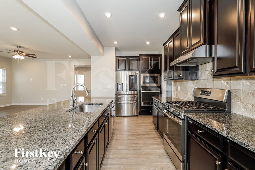 Building Photo - 1207 Harkey Creek Dr