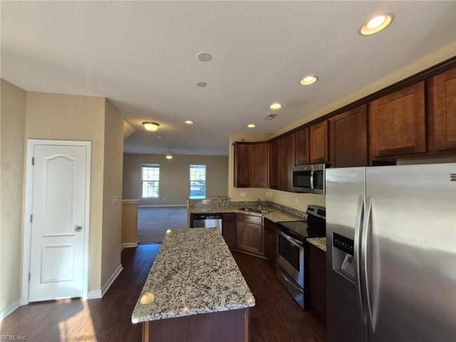 Building Photo - 279 Tigerlilly Dr
