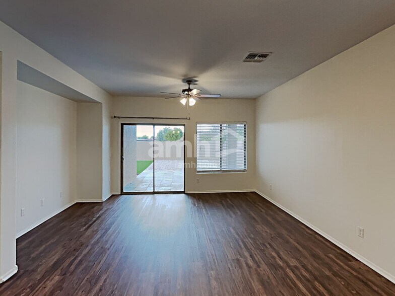 Building Photo - 1232 W Desert Hollow Dr