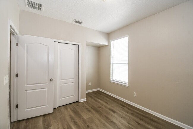 Building Photo - 849 Quiet Stone Ln