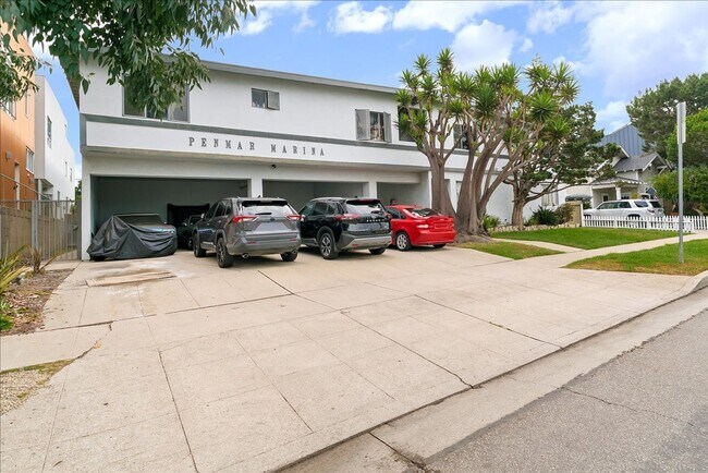 Building Photo - 2464 Penmar Ave