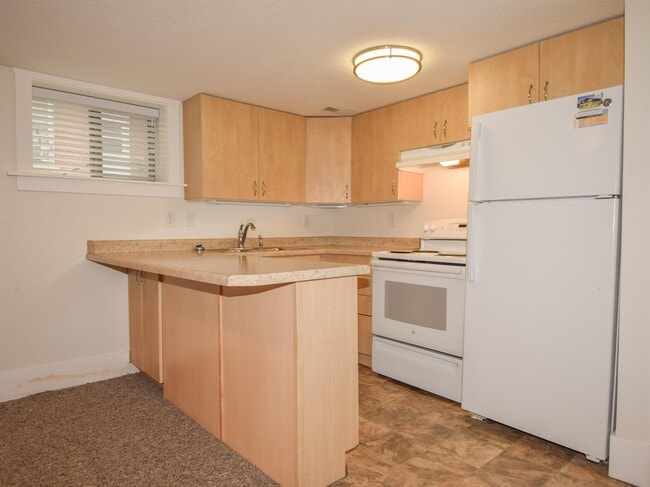 Building Photo - 271 N 100 E