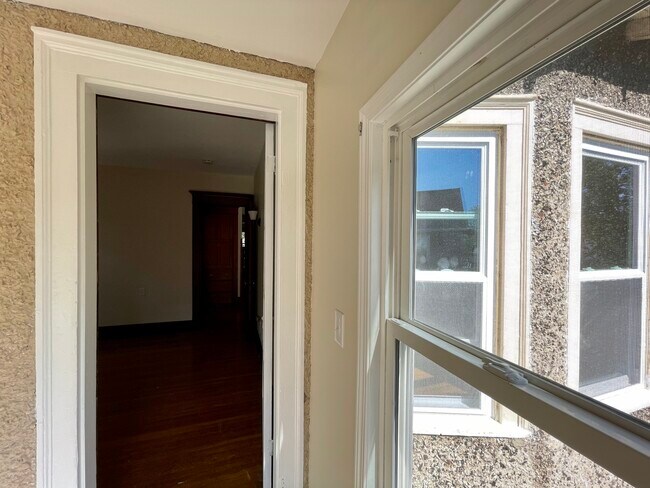 Building Photo - 786 McKinley Pkwy
