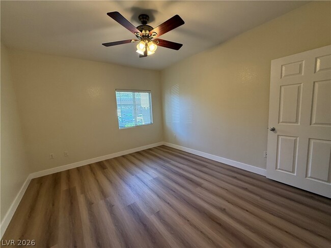 Building Photo - 7701 W Robindale Rd