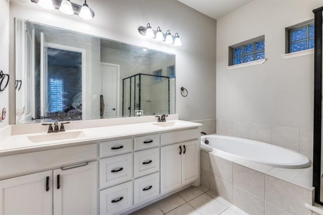 Building Photo - 630 Bridge St