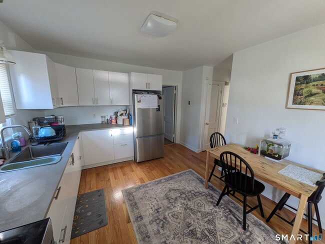 Building Photo - 204 Ross Rd