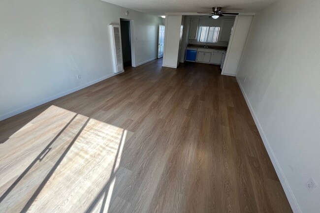 Interior Photo - Townhome 2 bed 1.5 Bath in Anaheim