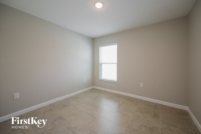 Building Photo - 710 Yeager Ct