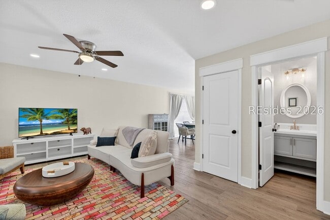 Building Photo - 225 University Pkwy