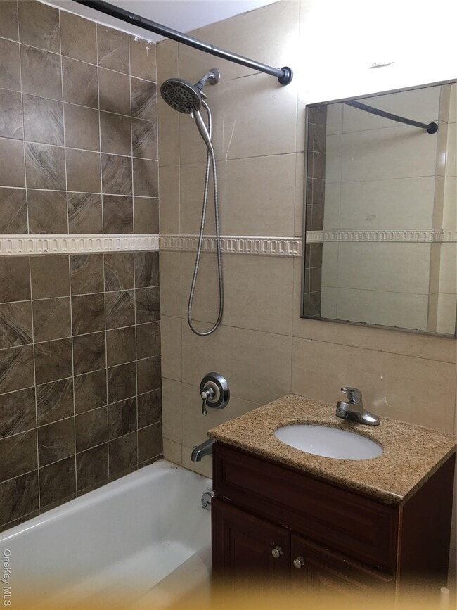 Building Photo - 93-05 37th Ave