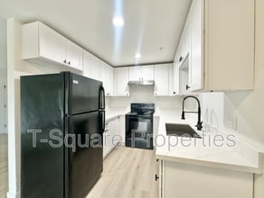 Building Photo - 7041 S 116th Pl