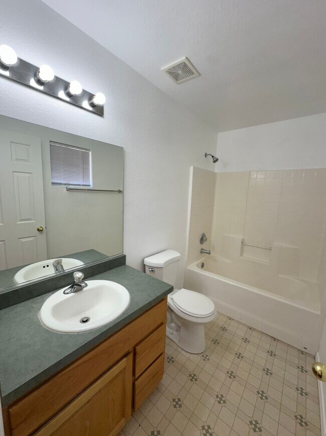 Building Photo - 6527 Nielsen Way