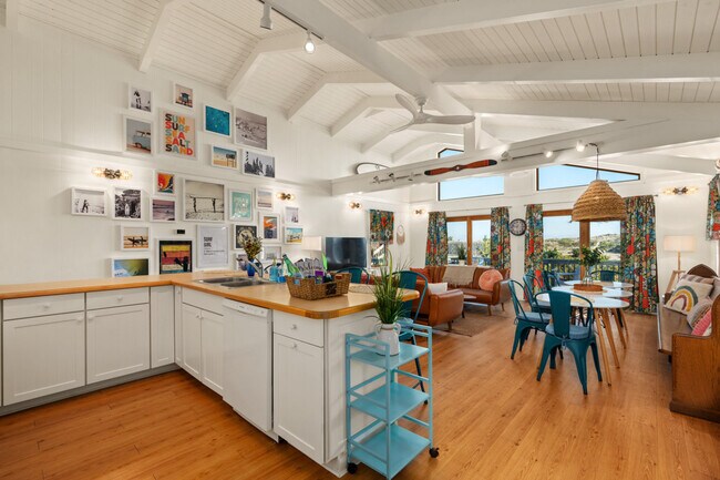 Building Photo - 39312 Angelfish Rd