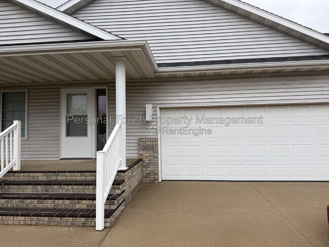 Building Photo - 3539 Woodbury Ct S