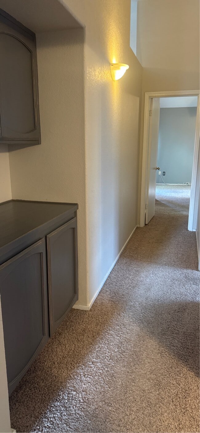 Building Photo - 10704 Sunset Canyon Dr