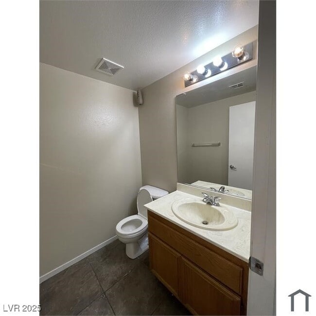 Building Photo - 909 E Malibu Sands Ave