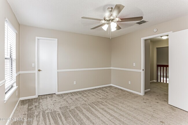 Building Photo - 12636 Misty Mountain Dr E