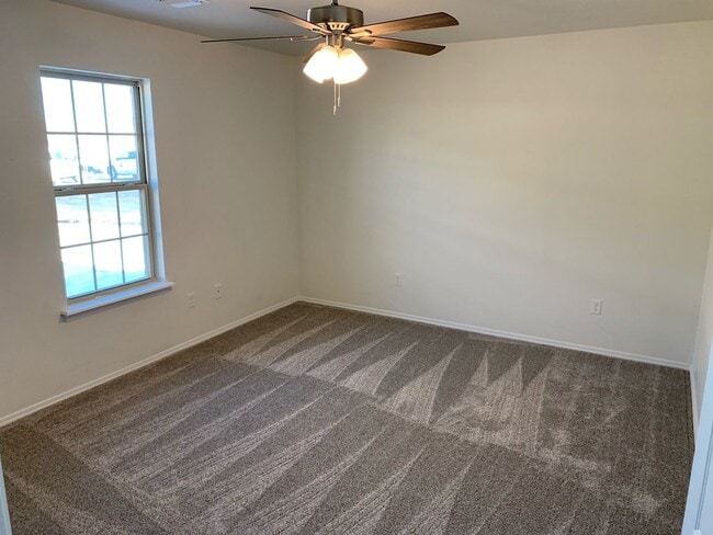 Building Photo - NICE HOME!