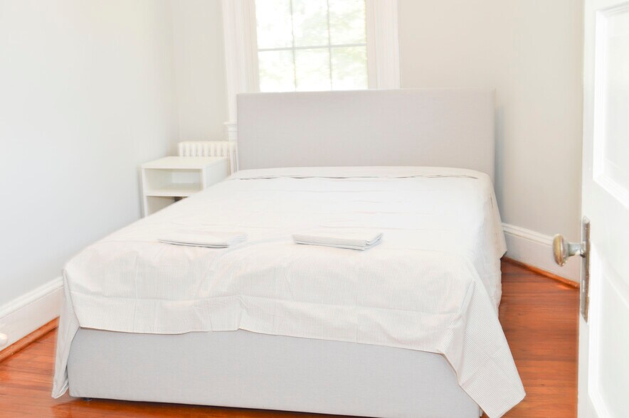 Building Photo - 201 Kentucky Ave SE