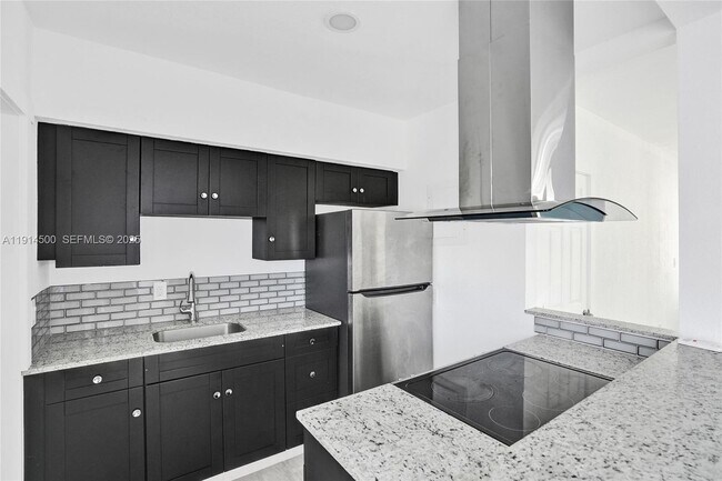 Building Photo - 7115 Rue Granville