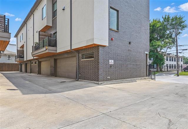Building Photo - 2280 N Fitzhugh Ave