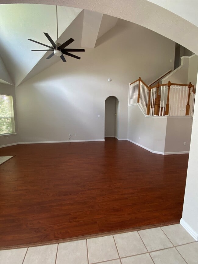 Building Photo - 2111 Emerald Cove Dr