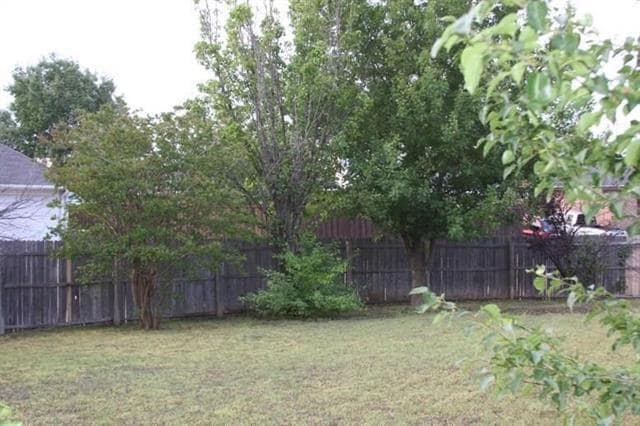 Building Photo - 655 Meadowbrook St
