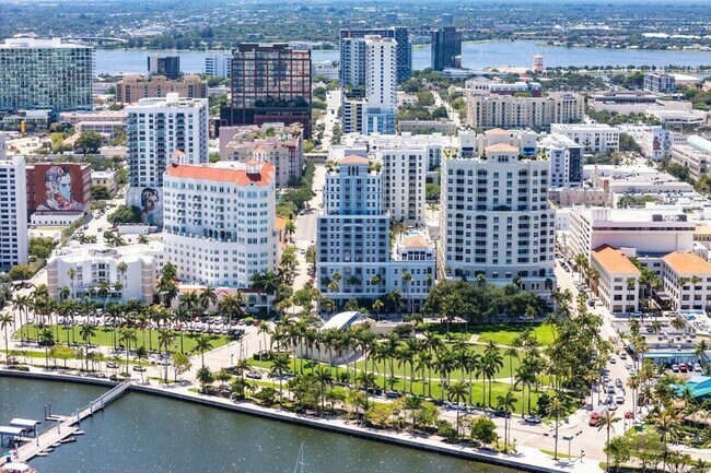 Building Photo - 255 Evernia St