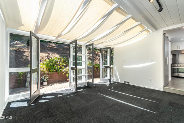 Building Photo - 2057 Hilldale Dr