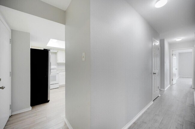 Building Photo - 7205 Timbercreek Dr