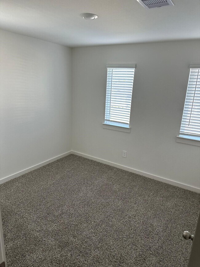 Building Photo - 8027 Marchese Dr