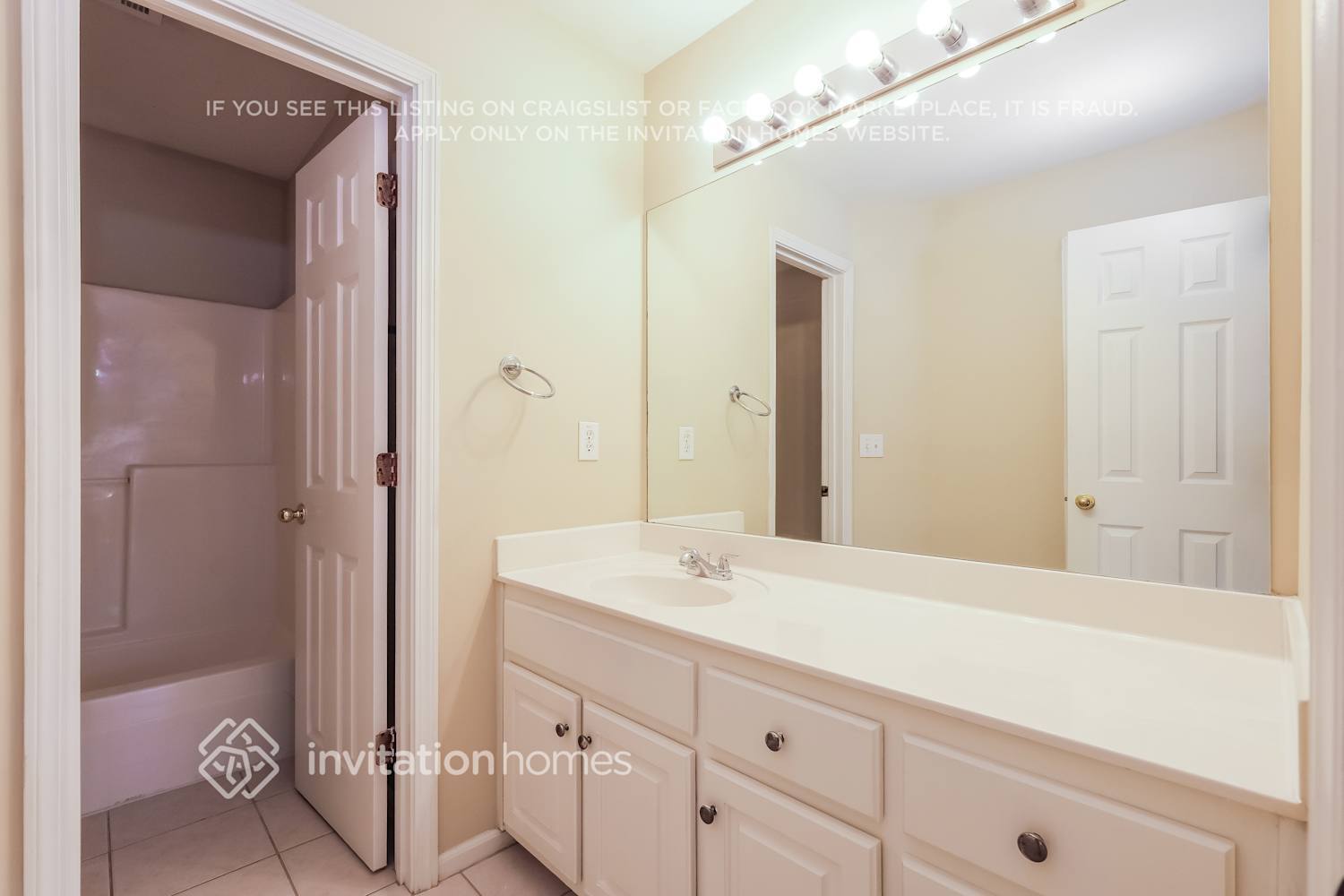 Building Photo - 1565 Woodpoint Way