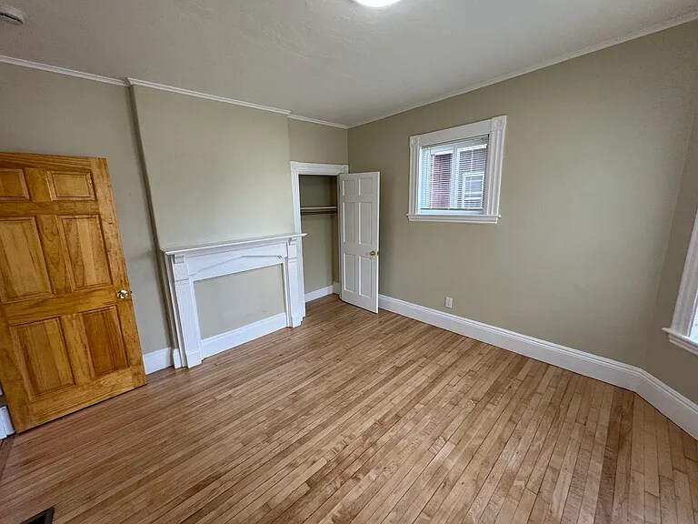 Building Photo - 368 Washington St