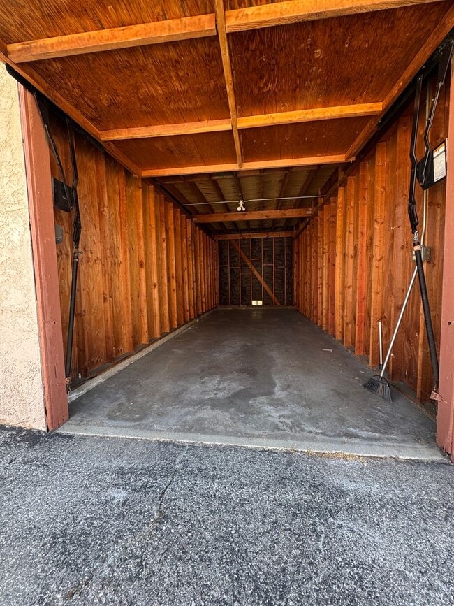 Building Photo - Spacious and Light 2 bedroom in Avalon Gre...
