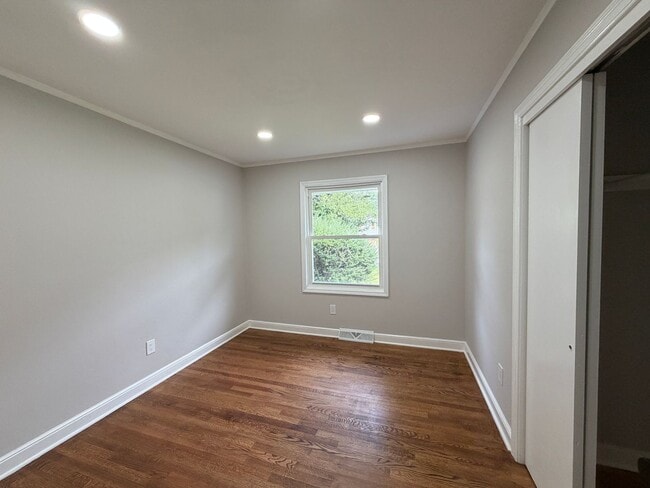 Building Photo - Beautiful Update Brick Ranch!