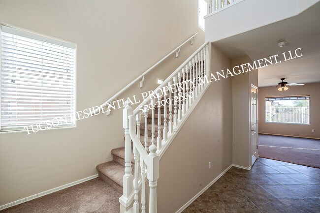 Building Photo - 6012 S Meadow Breeze Dr