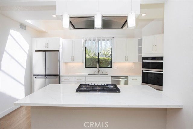 Building Photo - 7 Sweetwater