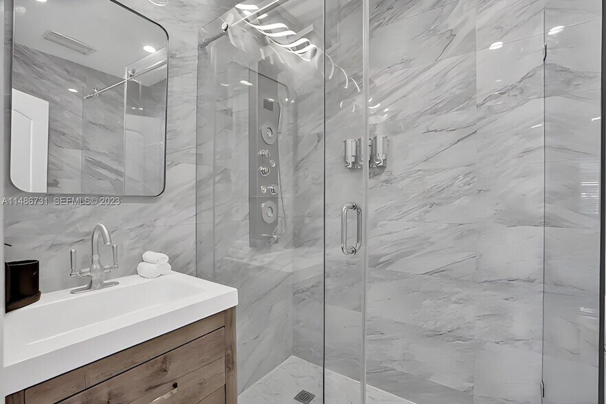 Building Photo - 247 SW 5th St